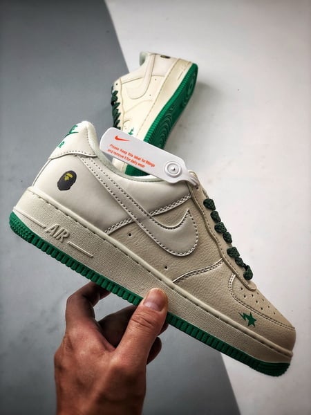 Bape x Air Force 1 Low Branco Claro e Verde Refletivo - Vista 7