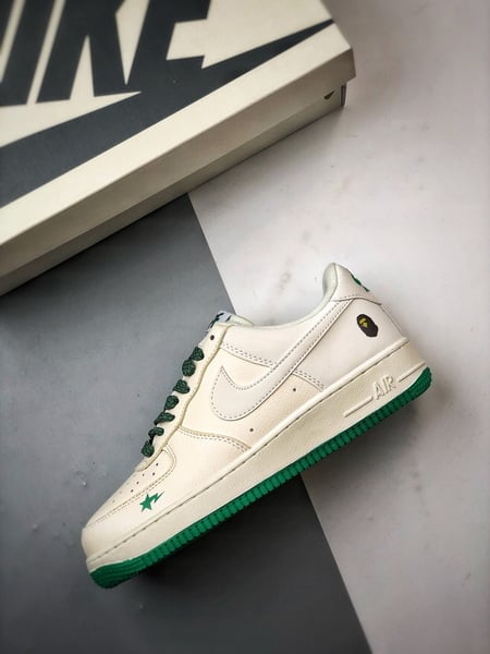 Bape x Air Force 1 Low Branco Claro e Verde Refletivo - Vista 8