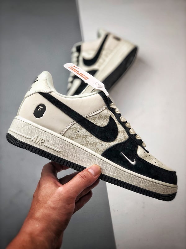 Bape x Air Force 1 Low Creme e Preto Patchwork - Vista 7