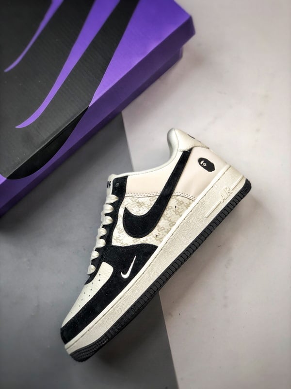 Bape x Air Force 1 Low Creme e Preto Patchwork - Vista 8