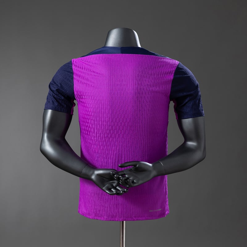 Barcelona 25/26 Pre-match training versão jogador-roxo - Vista 2