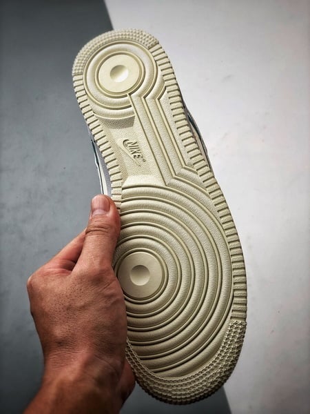 CDG x Air Force 1 '07 Low Cinza e Azul Graffiti - Vista 4