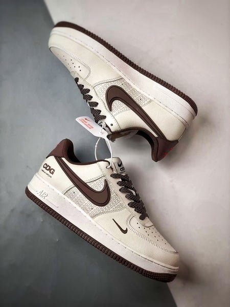 CDG x Air Force 1 Low Impressão Marrom Claro - Vista 6