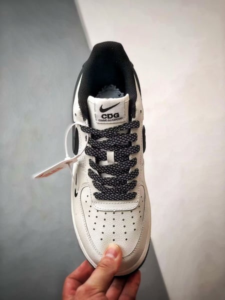 CDG x Air Force 1 Low Impressão Bege e Preto - Vista 9