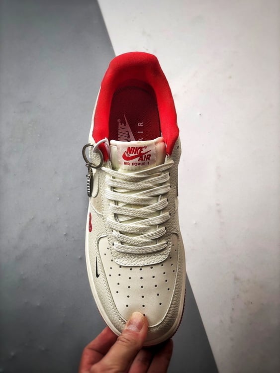 CDG x Nike Air Force 1 Low Bege e Vermelho - Vista 9