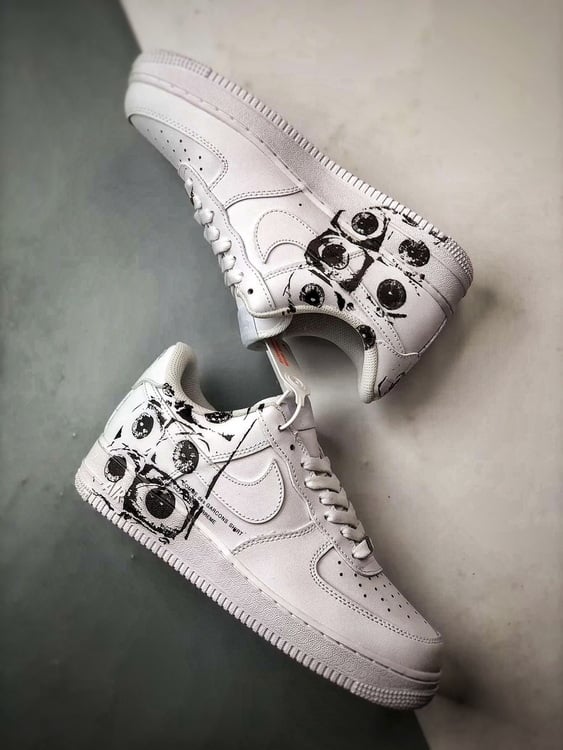 CDG x Sup x Air Force 1 Low Branco e Preto Graffiti - Vista 6