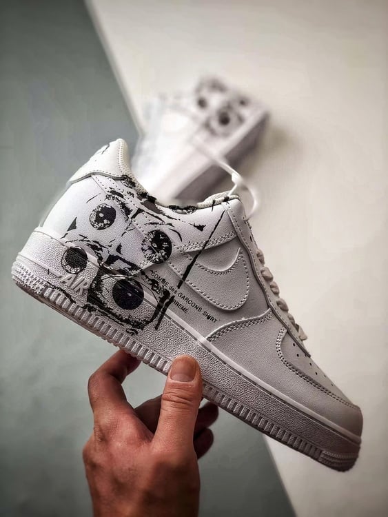 CDG x Sup x Air Force 1 Low Branco e Preto Graffiti - Vista 7