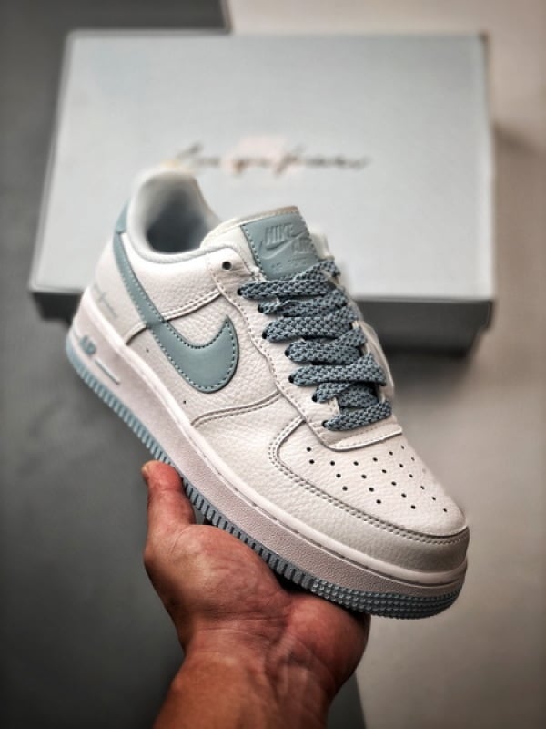 Drake x Air Force 1 Low Branco e Azul Gelo