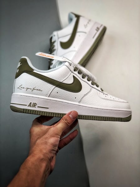Drake x Air Force 1 Low Branco e Verde Azeitona - Vista 7