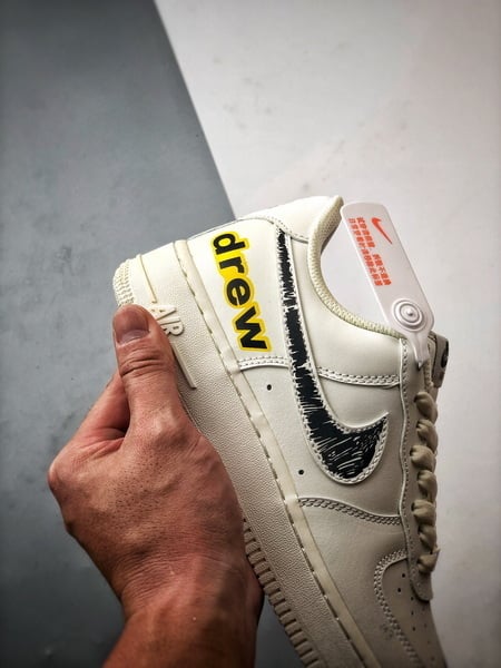 Drew x Air Force 1 Low Mescla Preto e Amarelo Grafite - Vista 3