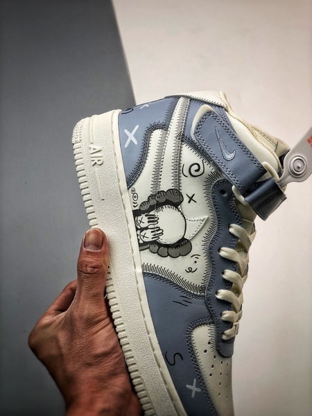 Kaws x Air Force 1 07 Mid Colaboracao Graffiti - Vista 5