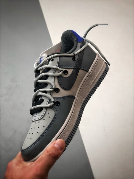 Kaws x Air Force 1 Low Cinza Real com Cordões - Vista 5
