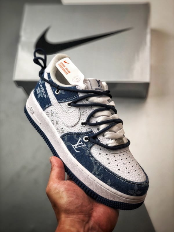 LV x Air Force 1 Low Branco e Azul Jeans Desconstruído - Vista 1