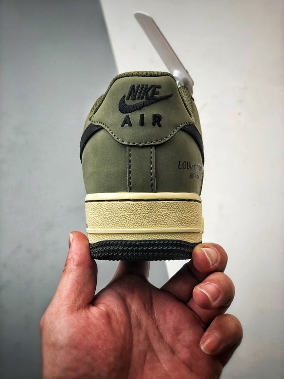 LV x Air Force 1 Low Verde Oliva - Vista 5