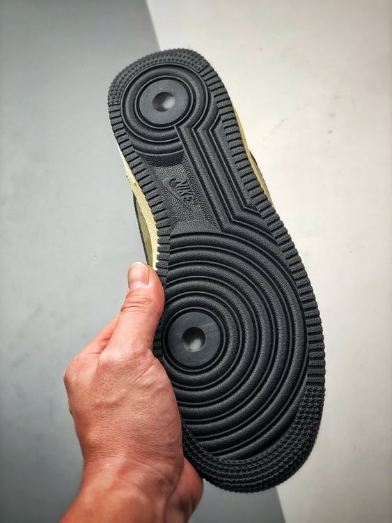 LV x Air Force 1 Low Verde Oliva - Vista 6