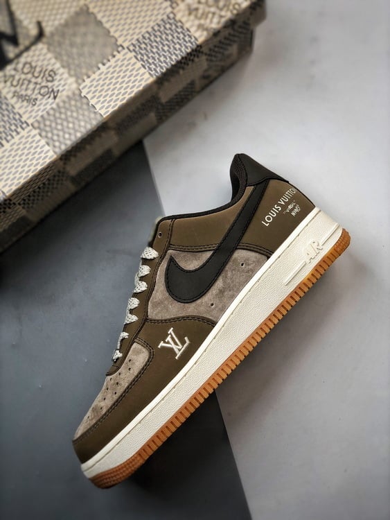 LV x Air Force 1 Low Cinza Escuro e Castanho - Vista 8