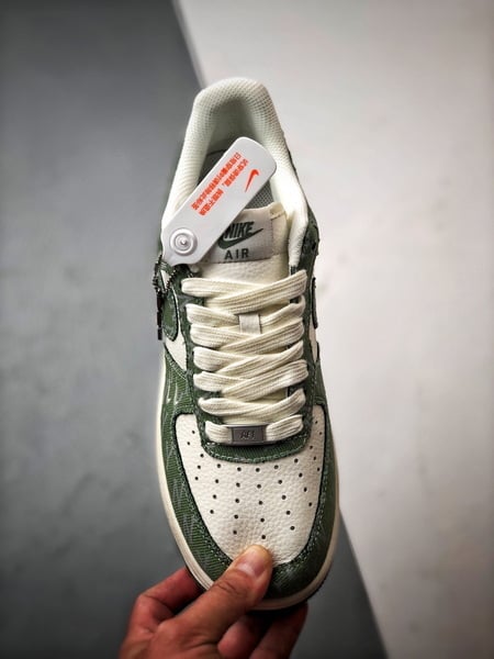 LV x Air Force 1 Low Branco e Verde Estampado - Vista 9