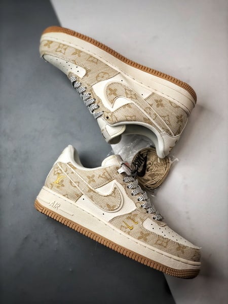 LV x Air Force 1 Low Branco e Amarelo em Ganga - Vista 6