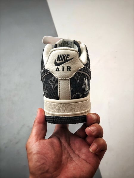 LV x Air Force 1 Low Branco e Preto Denim - Vista 3