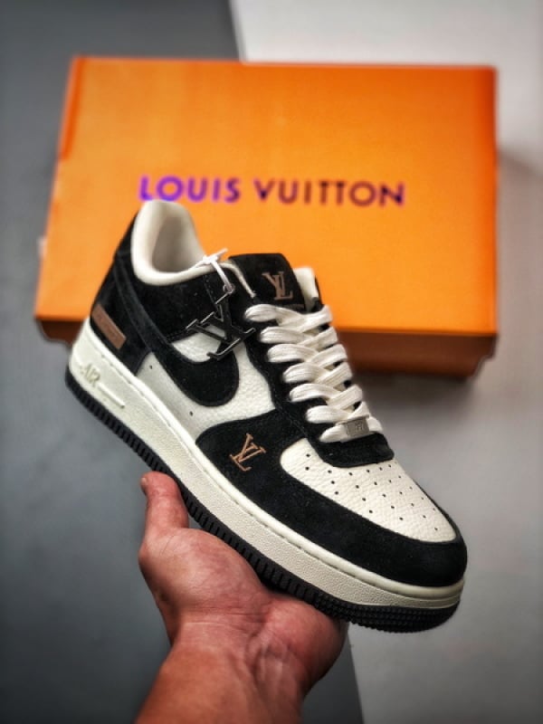 LV x Air Force 1 Low Creme e Preto - Vista 1
