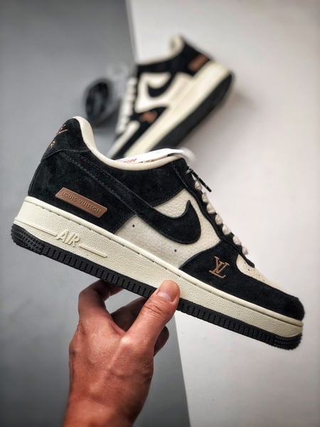 LV x Air Force 1 Low Creme e Preto - Vista 7