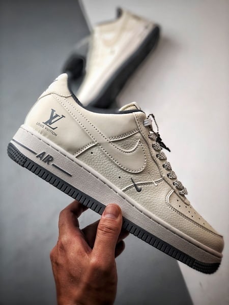 LV x Air Force 1 Low 3M Branco e Cinza - Vista 7