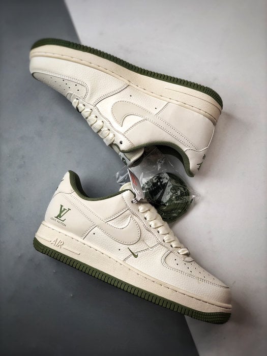 LV x Air Force 1 Low 3M Branco e Verde Refletivo - Vista 6