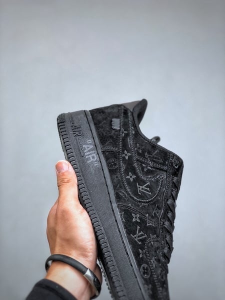 Louis Vuitton x Nike Air Force 1 Low - Vista 5