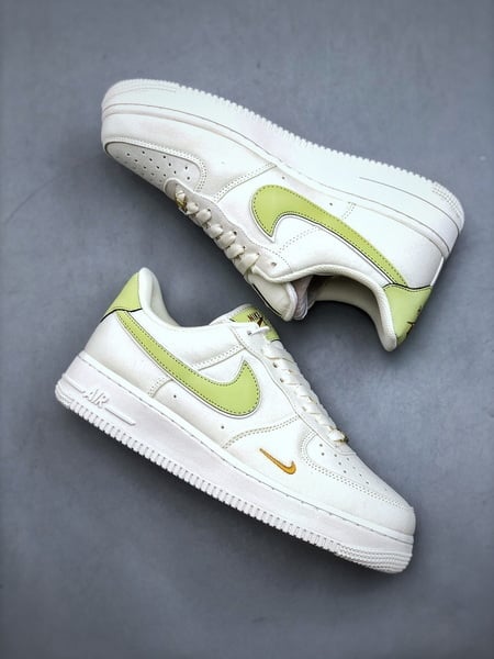 Nike Air Force 1 '07 Verde Maçã - Vista 3