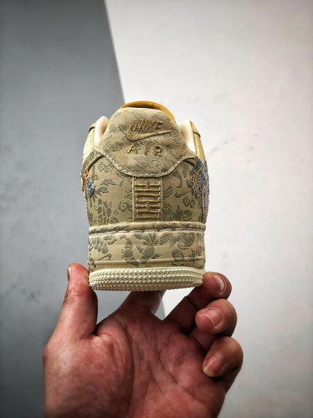 NK Air Force 1 Low Dourado Especial - Vista 3