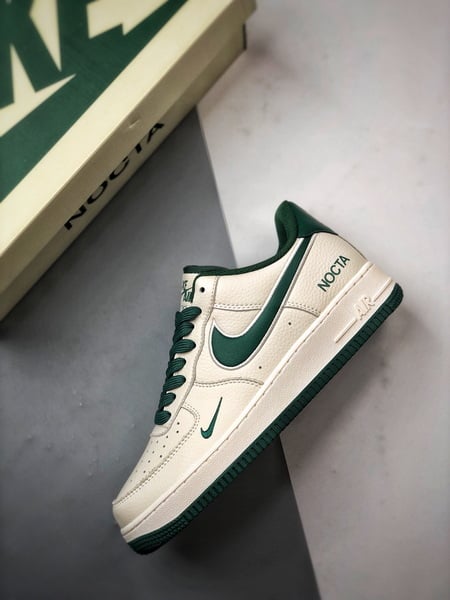 NOCTA x Air Force 1 Low Creme e Verde - Vista 8