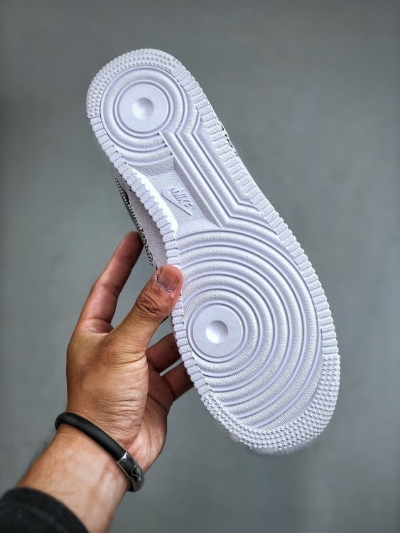 Nike Air Force 1 Low Colaboração - Vista 3