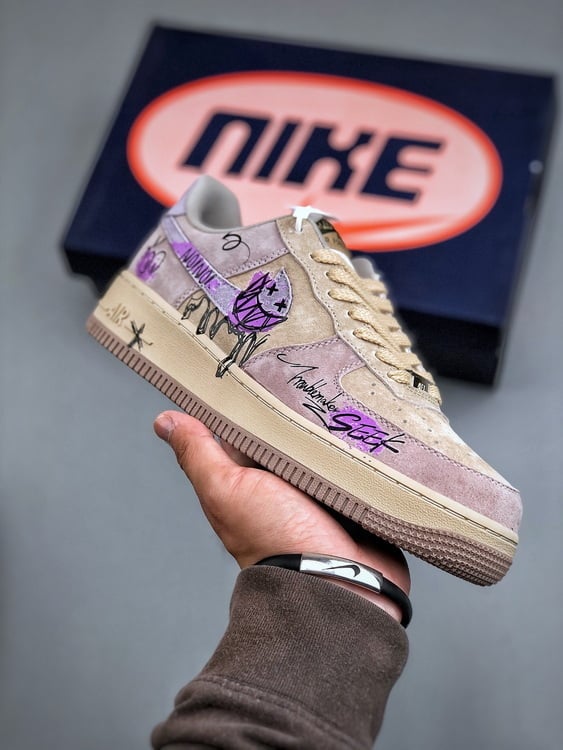 Nike Air Force 1 Low 07 Halloween Castanho e Roxo - Vista 6