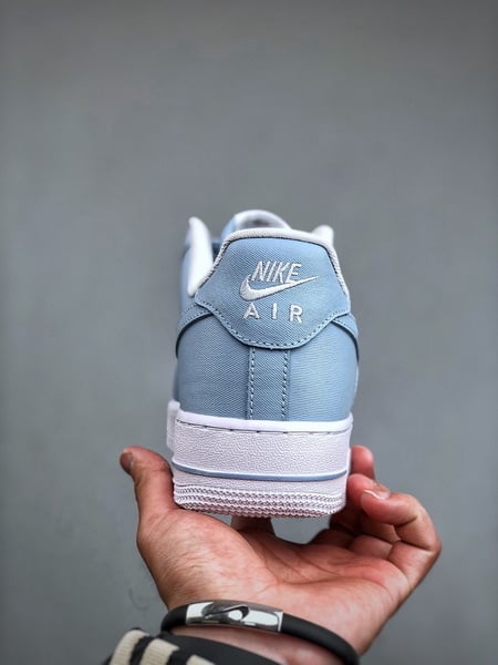 Nike Air Force 1 Low 07 Branco e Azul - Vista 4