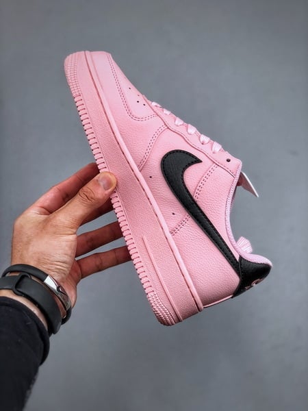 Nike Air Force 1 Low 07 Rosa com Swoosh Preto - Vista 9