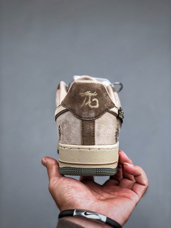 Nike Air Force 1 Low 07 Edição Limitada 'Ano do Dragão' - Vista 4