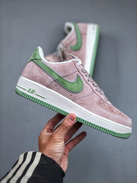 Nike Air Force 1 Low 07 x Otomo Katsuhiro Verde e Rosa - Vista 7