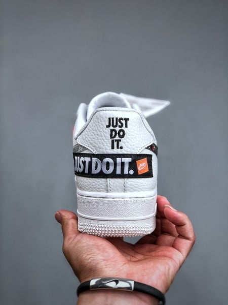 Nike Air Force 1 Low Branco Clássico - Vista 4