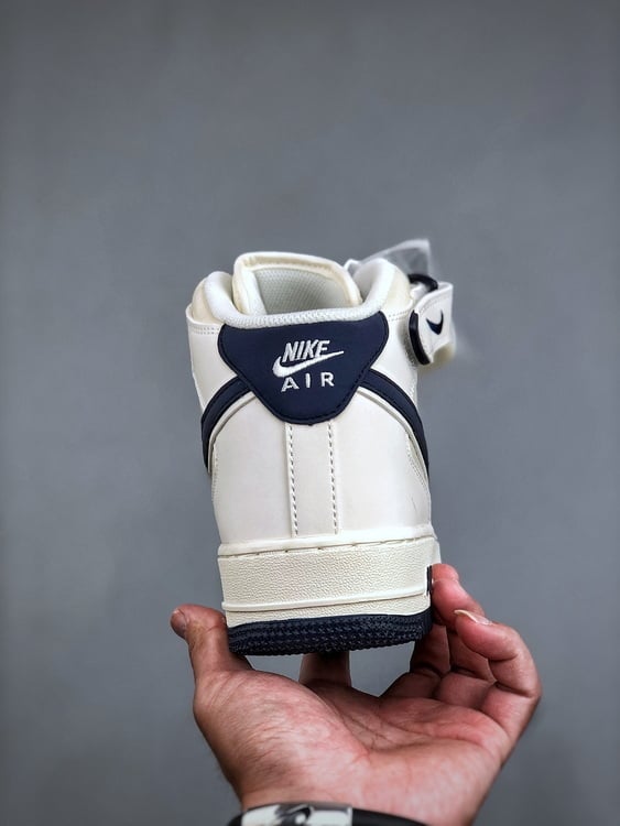 Nike Air Force 1 MID Bege e Azul Escuro - Vista 4