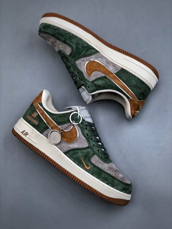 Nike Air Force 1 '07 Low UN Colaboração Verde Musgo - Vista 2