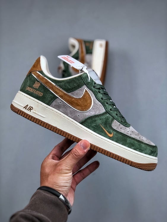Nike Air Force 1 '07 Low UN Colaboração Verde Musgo - Vista 7