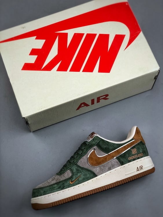 Nike Air Force 1 '07 Low UN Colaboração Verde Musgo - Vista 8