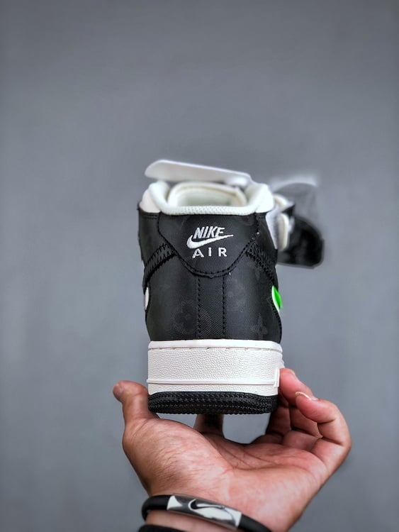 Nk Air Force 107 Mid Bege e Preto - Vista 4