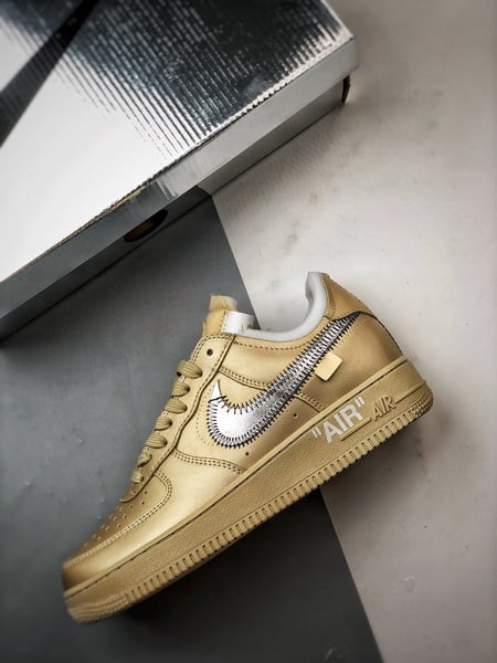 Off-White x Air Force 1 Low Dourado - Vista 8