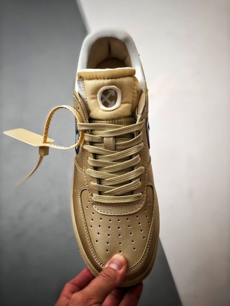 Off-White x Air Force 1 Low Dourado - Vista 9