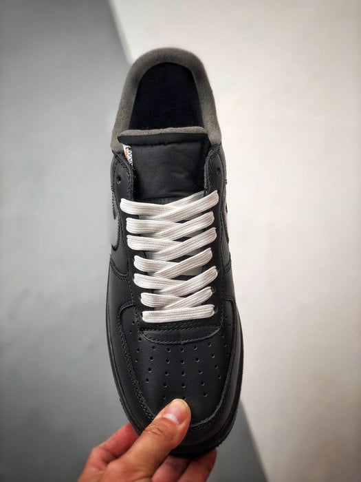 Off-White x MoMA x Air Force 1 Low - Vista 9