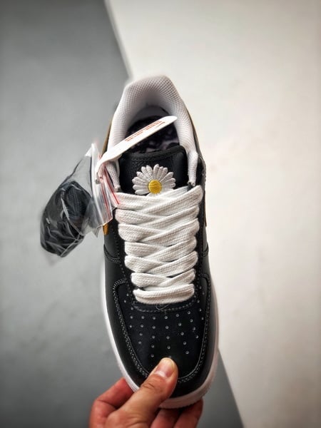 PEACEMINUSONE x NK Air Force 1 - Vista 9