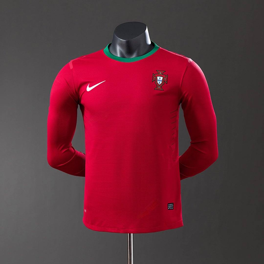 Camisola Principal de Portugal 2012 (Retro, Versao Jogador, Manga Longa) - Vista 1