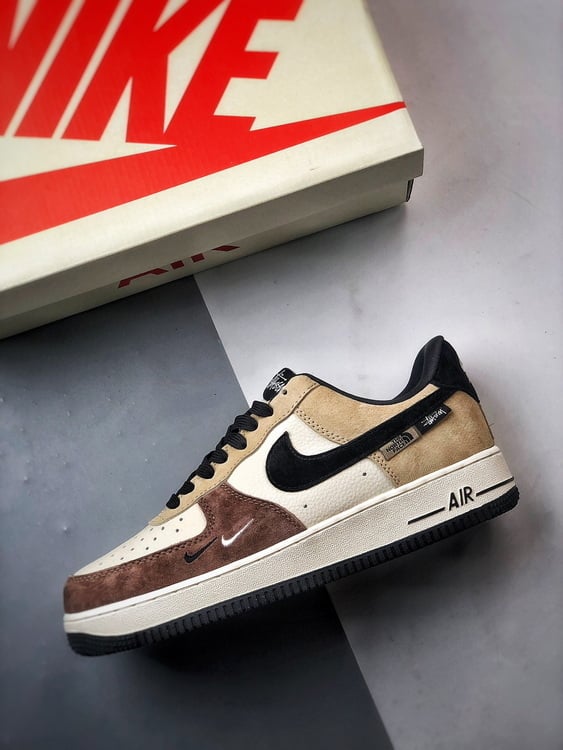 Stüssy x Air Force 1 Low Branco, Castanho e Preto - Vista 8