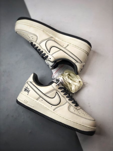 Stussy x Air Force 1 Low Branco e Cinzento Escuro - Vista 6